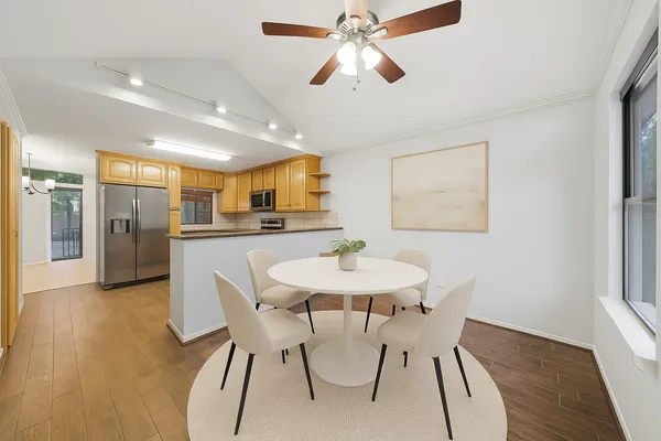 $486,000 | 25 North Mossrock Road, The Woodlands, TX 77380