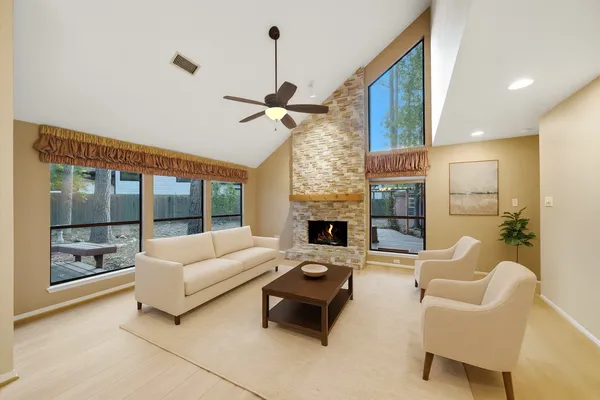 $486,000 | 25 North Mossrock Road, The Woodlands, TX 77380