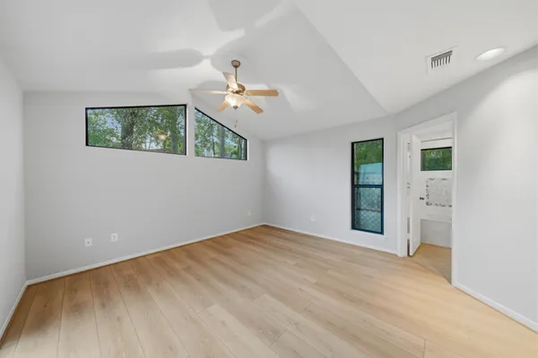 $486,000 | 25 North Mossrock Road, The Woodlands, TX 77380