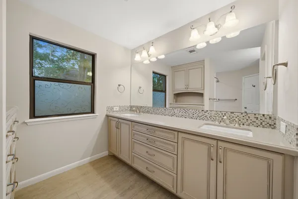 $486,000 | 25 North Mossrock Road, The Woodlands, TX 77380