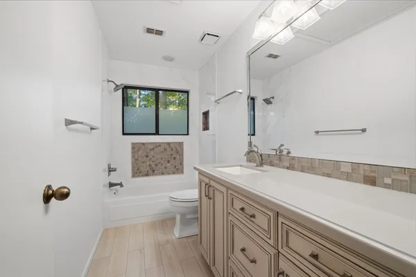 $486,000 | 25 North Mossrock Road, The Woodlands, TX 77380