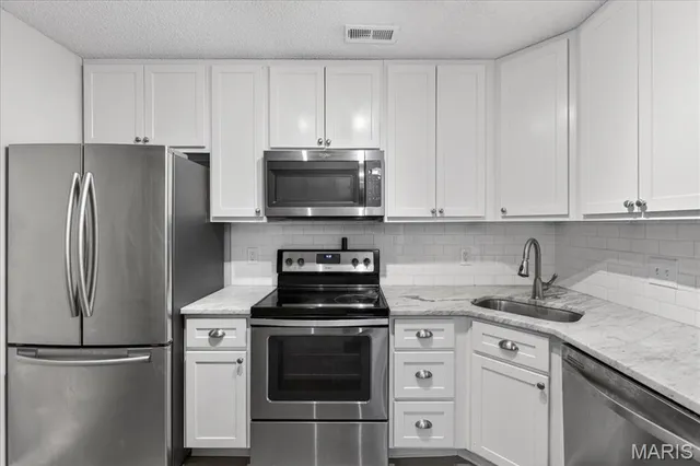 $204,900 | 1457 Oriole Place, Brentwood, MO 63144