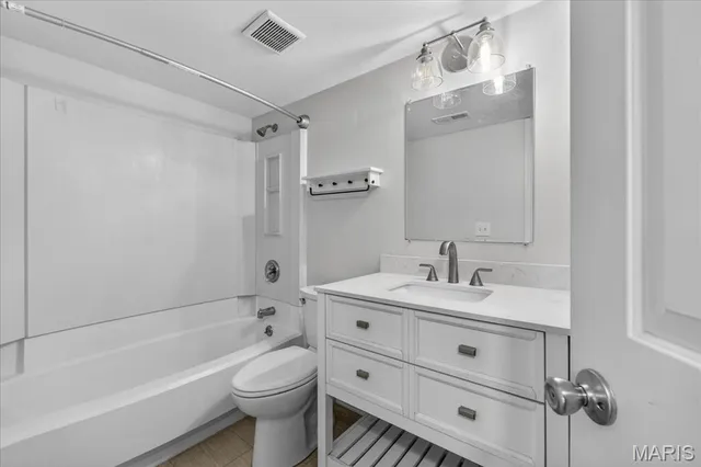 $204,900 | 1457 Oriole Place, Brentwood, MO 63144