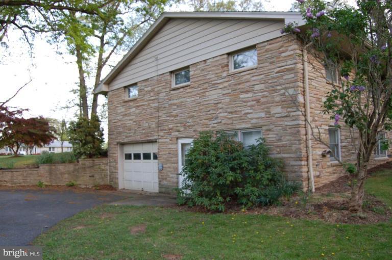 3948 Street Road Street, MD 21154 - Photo 3 of 20 Garage 1