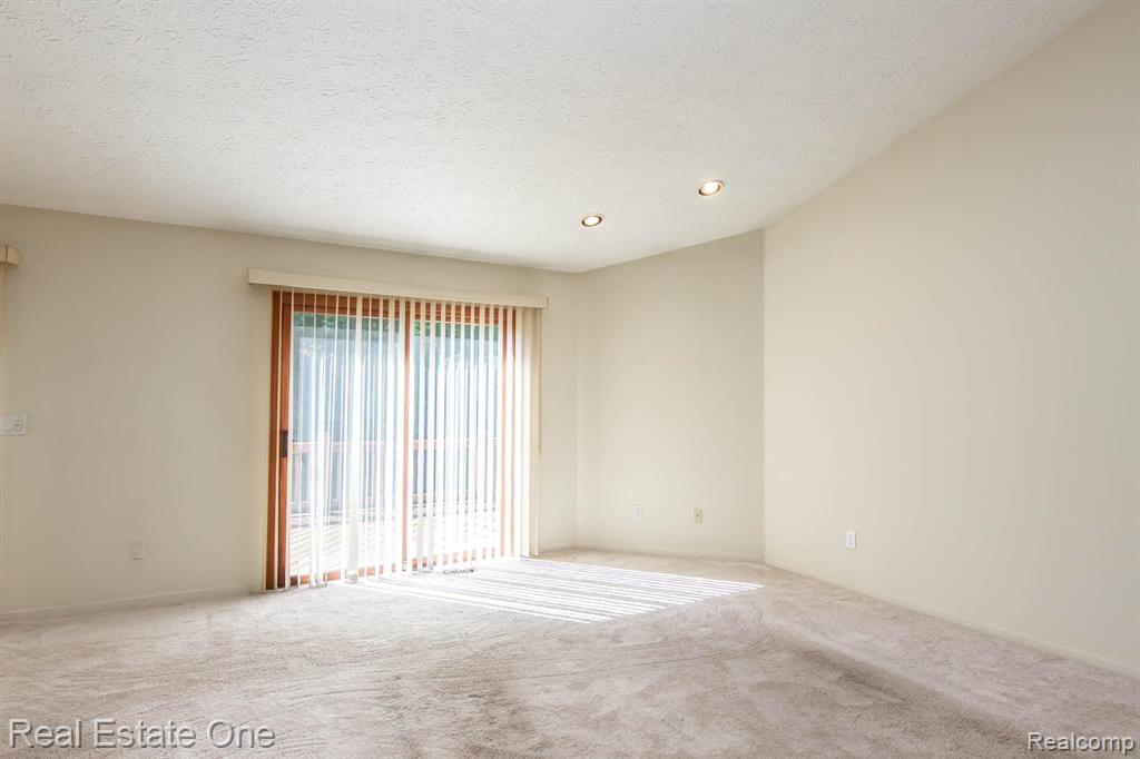 6687 Ridgeview Drive, Unit 55 Clarkston, MI 48346 - Photo 9 of 28