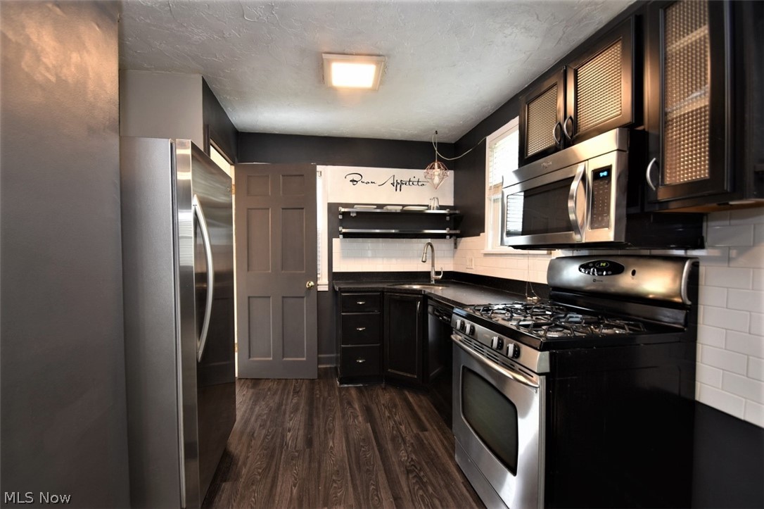 1422 Mayfield Ridge Road Cleveland, OH 44124 - Photo 9 of 27