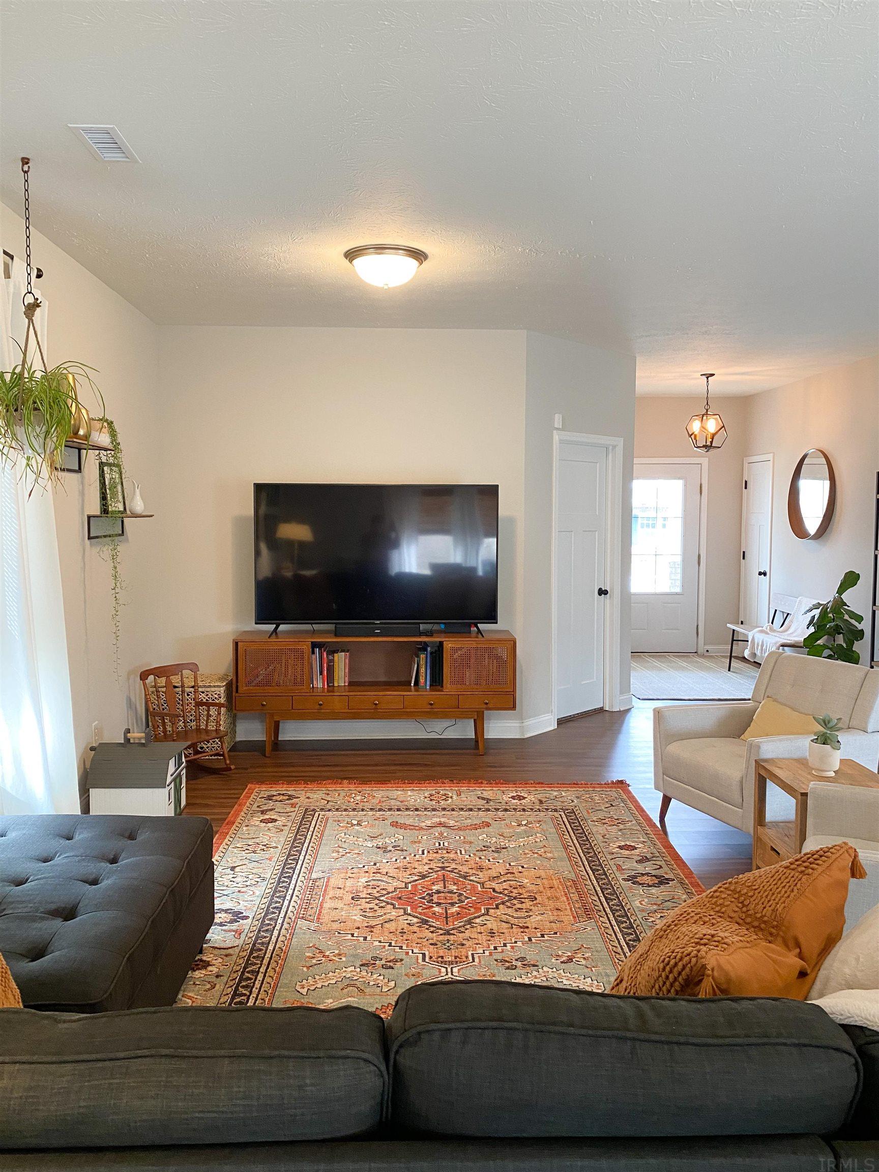 3943 West Ribbon Lane Bloomington, IN 47404 - Photo 7 of 35 Gallery Image 7
