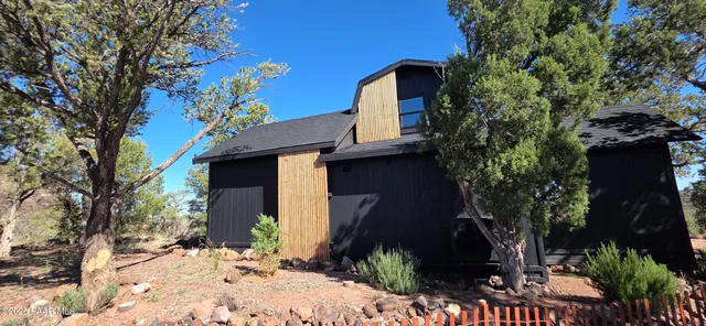 $810,000 | 8200 West Rolling Ridge Road, Ash Fork, AZ 86320