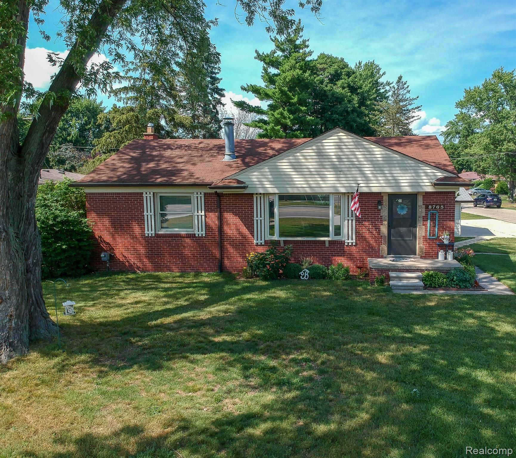 8765 Canal Road Sterling Heights, MI 48314 - Photo 2 of 28 Front of house 2.jpg