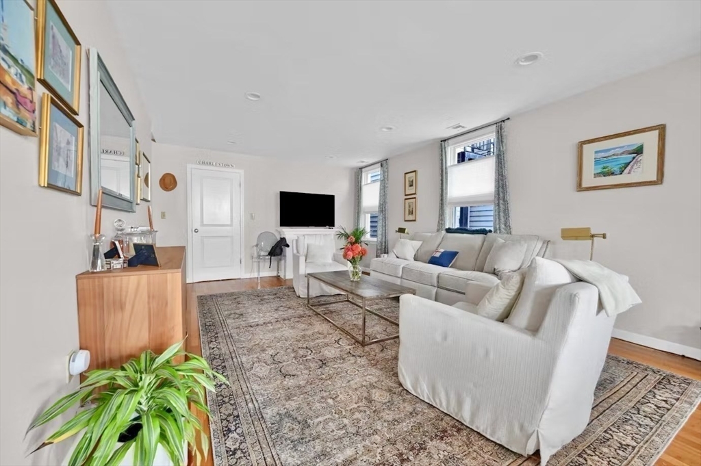 28 Monument Street, Unit 2 Boston, MA 02129 - Photo 4 of 15