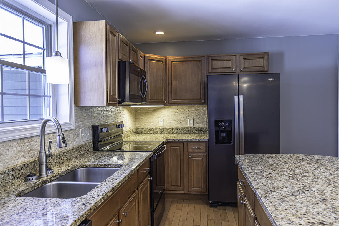 199 Bomarc Road, Unit 9 Bangor, ME 04401 - Photo 4 of 29 001D