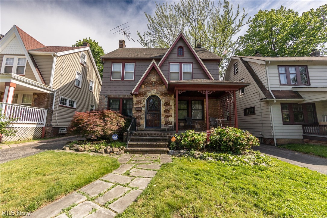 3490 Tullamore Road Cleveland, OH 44118 - Photo 1 of 35 Gallery Image 1