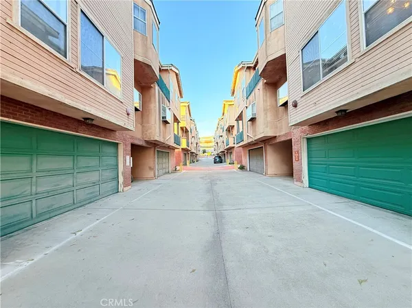 a view of a street with building