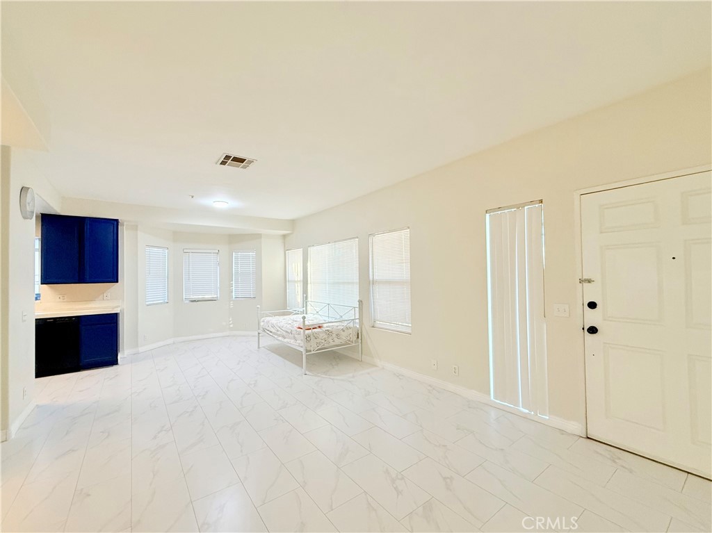 319 West Duarte Road, Unit A Monrovia, CA 91016 - Photo 3 of 15