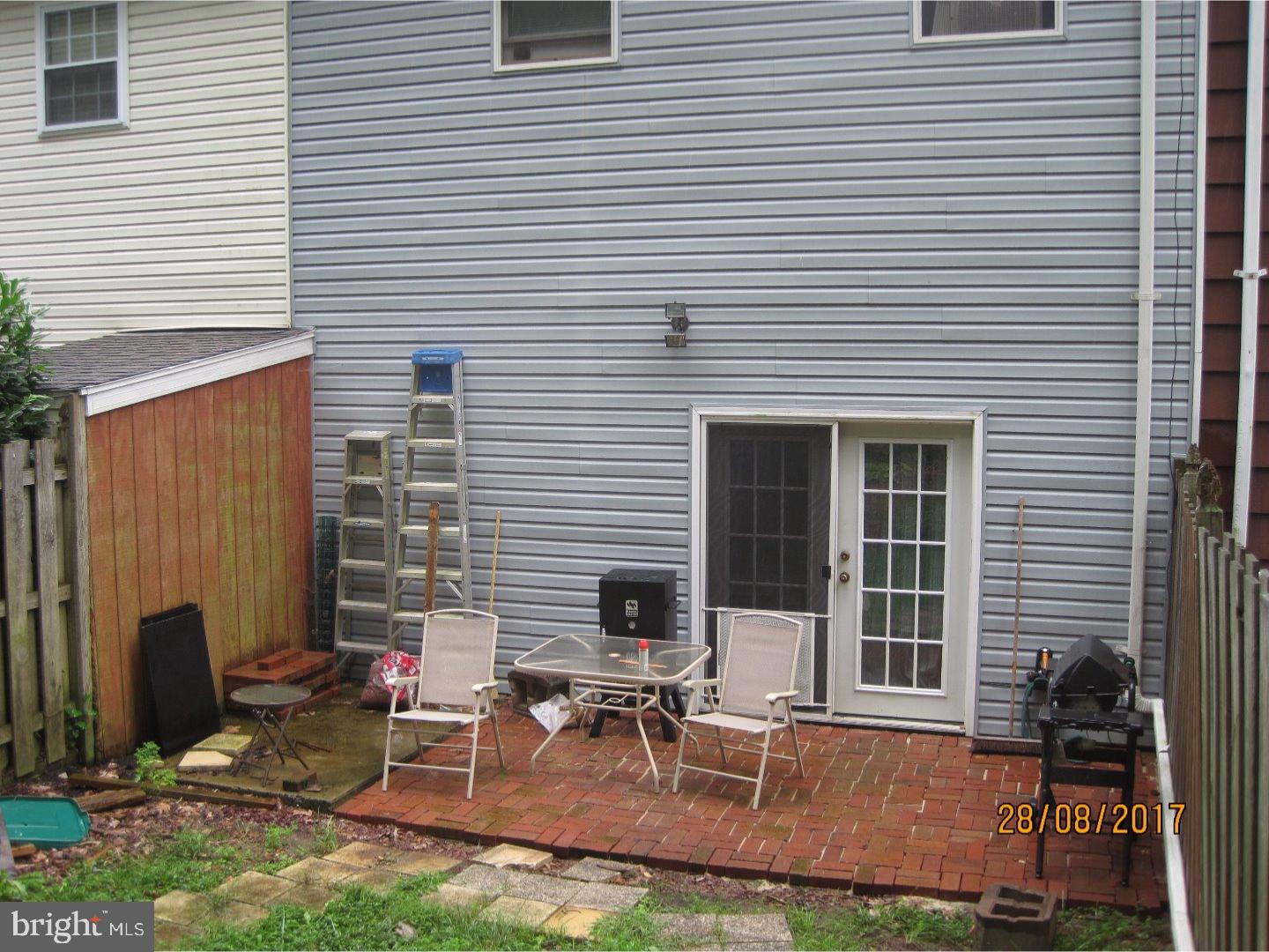 1040 Fox Run Reading, PA 19606 - Photo 2 of 20 Gallery Image 2
