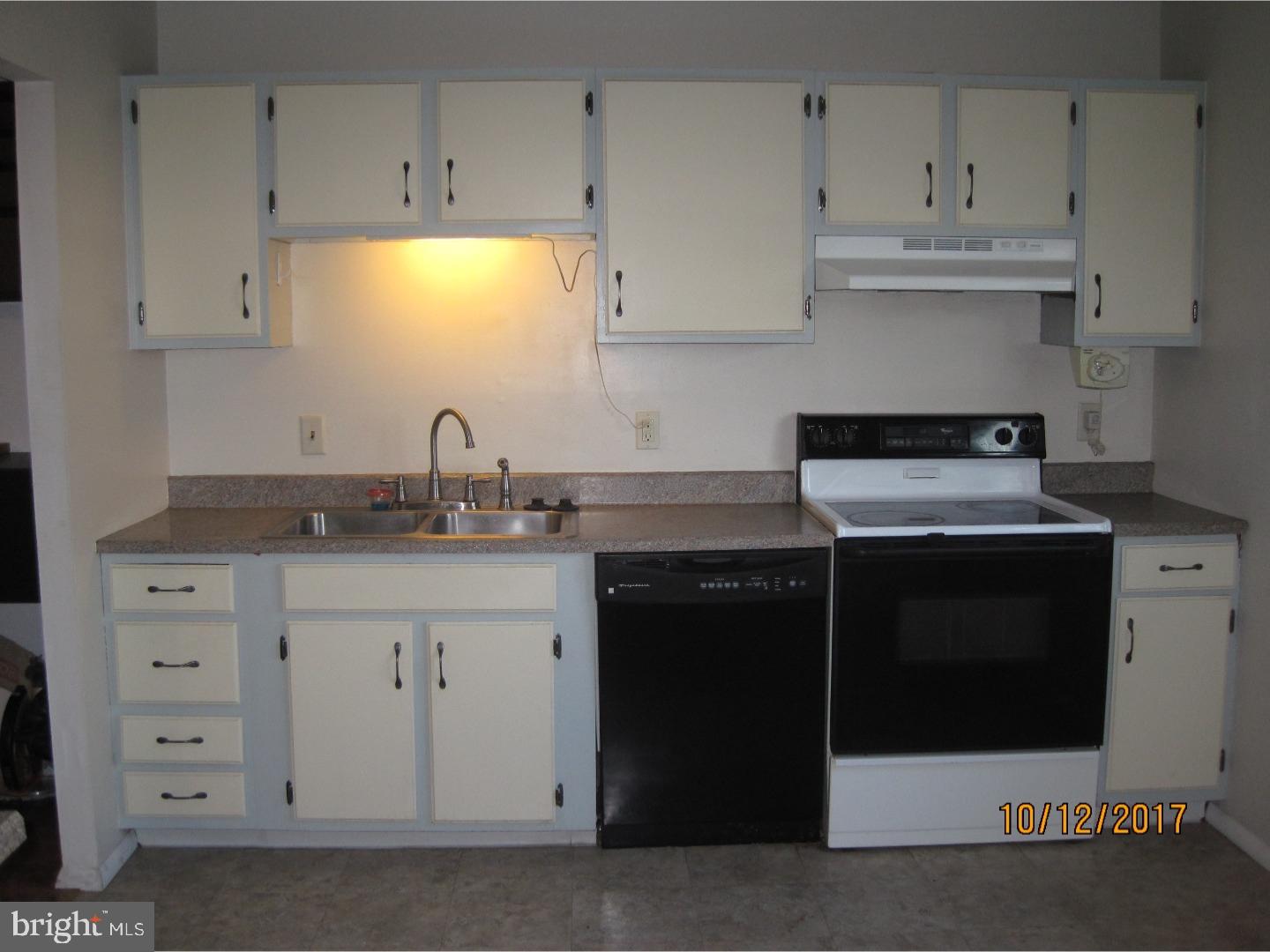 1040 Fox Run Reading, PA 19606 - Photo 3 of 20 Gallery Image 3
