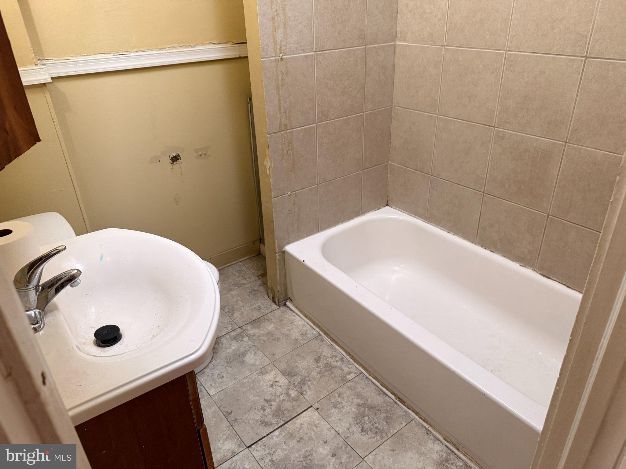 914 Marshall Road Sharon Hill, PA 19079 - Photo 15 of 27 Cozy bathroom with modern touches.