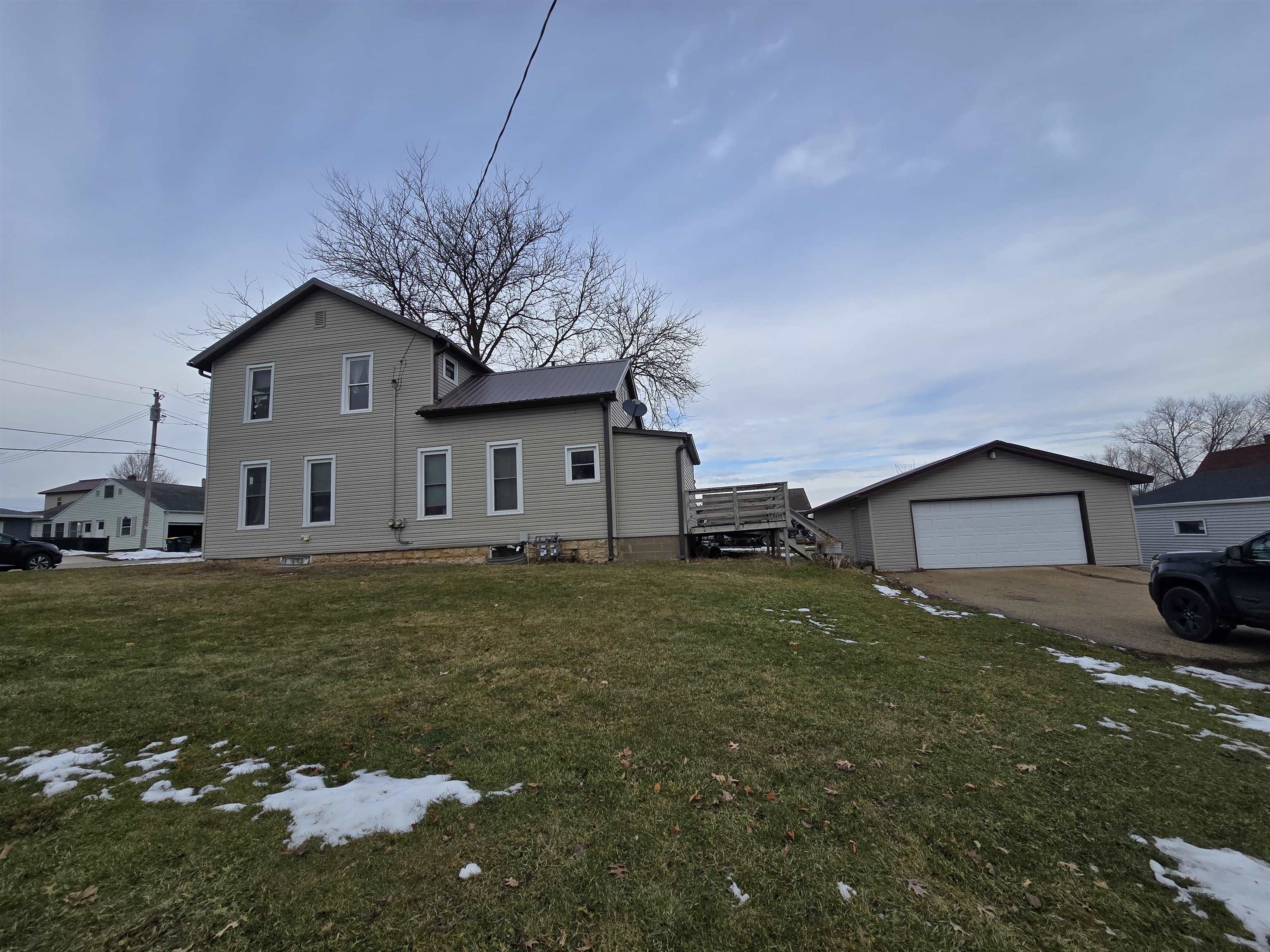 307 North Monroe Street Lancaster, WI 53813 - Photo 4 of 47