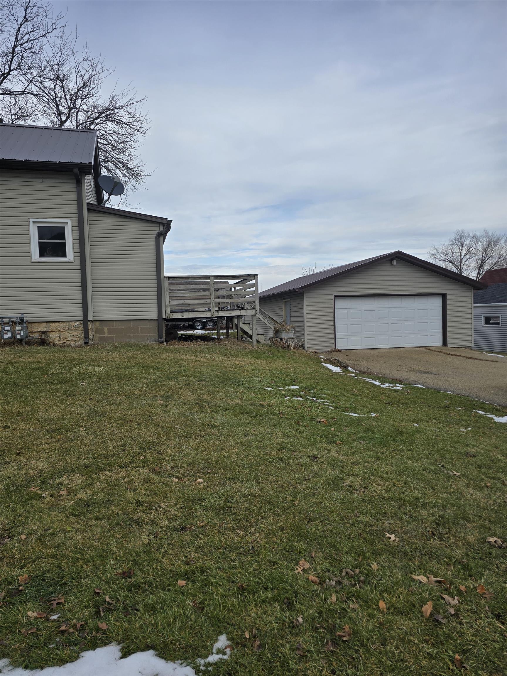 307 North Monroe Street Lancaster, WI 53813 - Photo 5 of 47