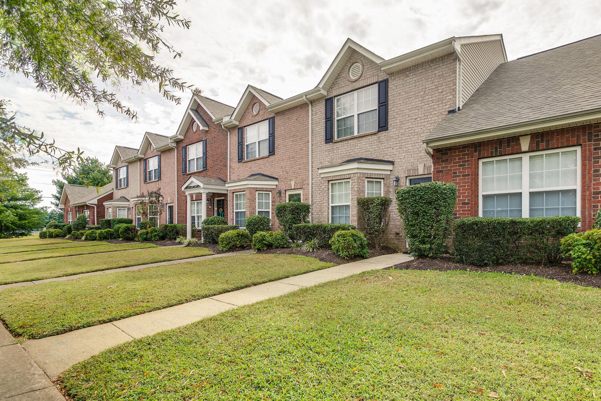 710 Del Rio Pike Franklin, TN 37064 - Photo 3 of 24 Gallery Image 3