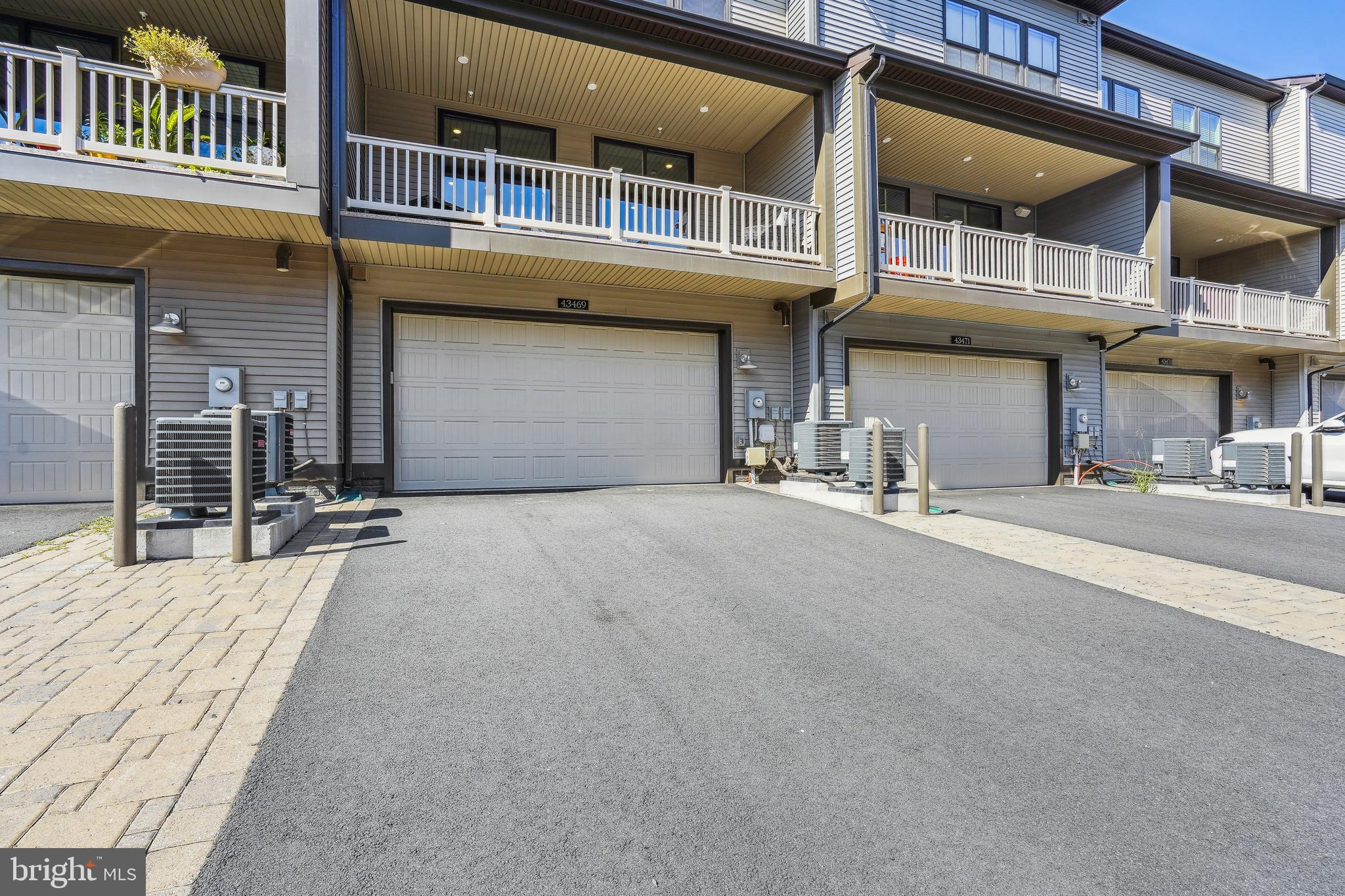 43469 Grandmoore Street Ashburn, VA 20148 - Photo 3 of 62 2 Car Garage and Driveway Parking