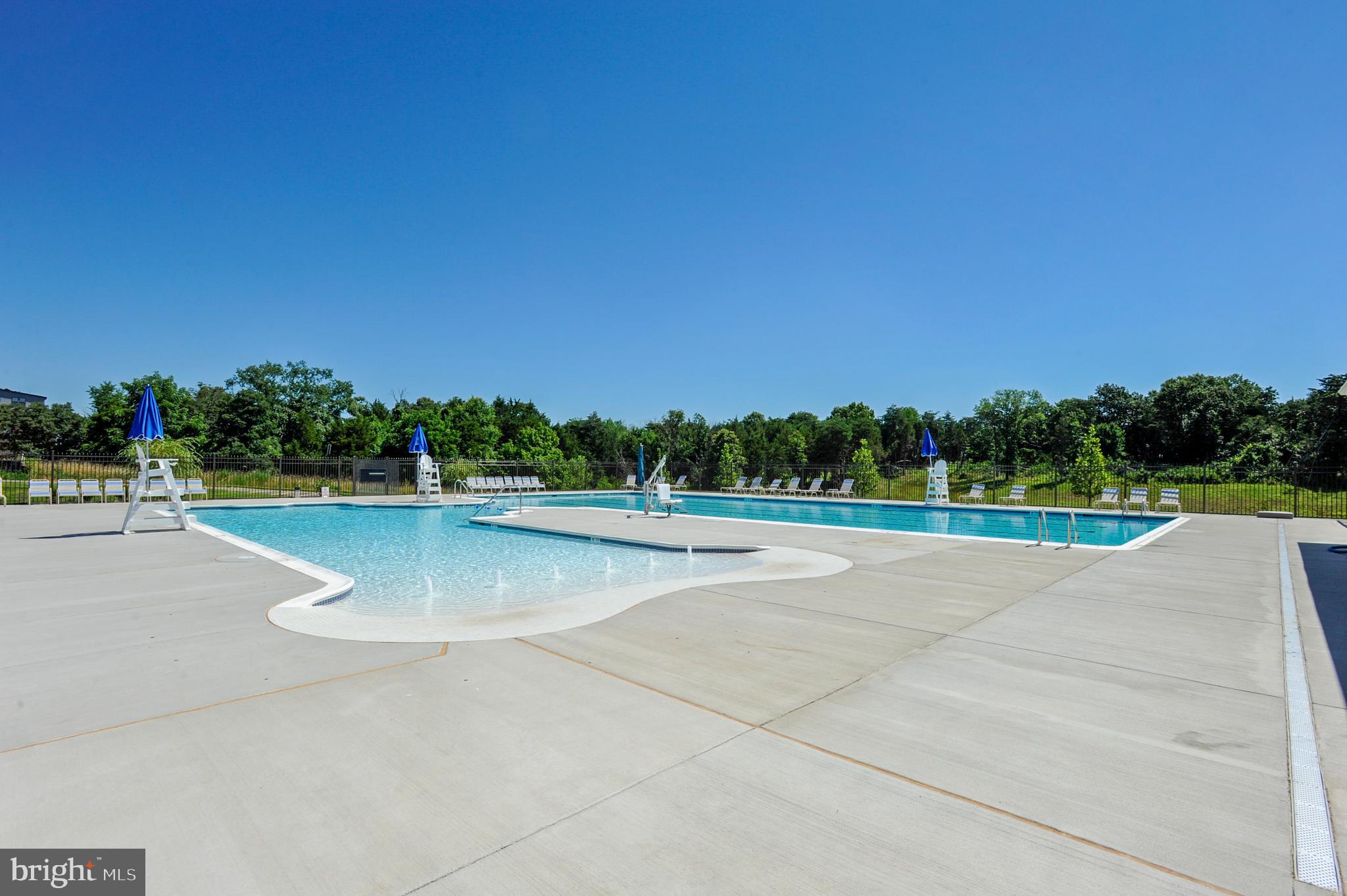 43469 Grandmoore Street Ashburn, VA 20148 - Photo 53 of 62 a view of a basket ball ground