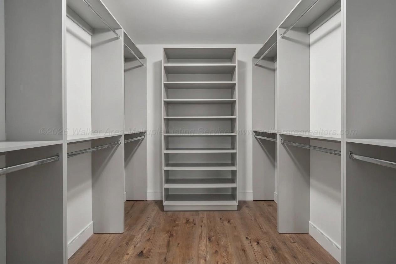 1751 North Walston Bridge Road Jasper, AL 35504 - Photo 28 of 52 Built-in storage in walk-in closet.