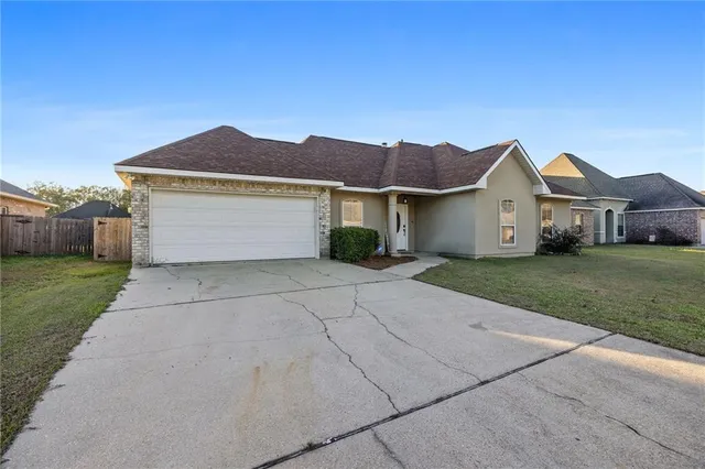 $1,900 | 40182 Olde Mill Lane, Ponchatoula, LA 70454