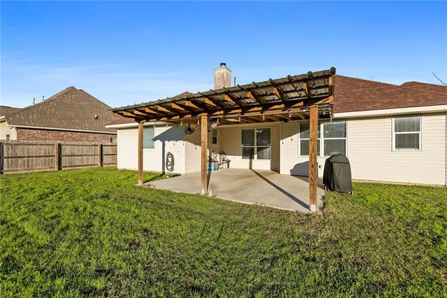 $1,900 | 40182 Olde Mill Lane, Ponchatoula, LA 70454