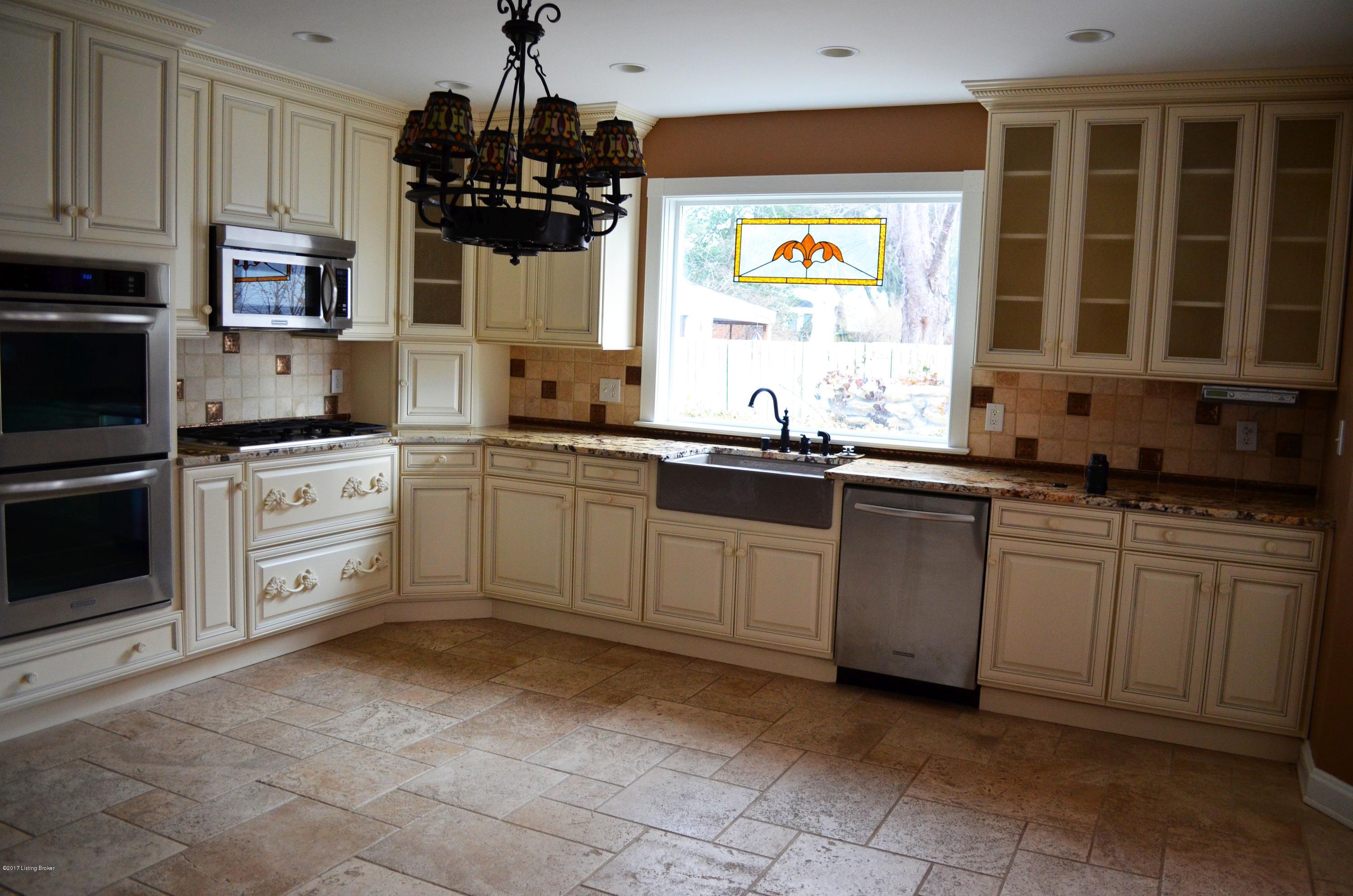 2711 Lexington Road Louisville, KY 40206 - Photo 14 of 39 DSC_1024