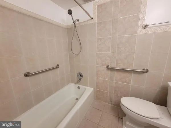 $2,500 | 9627 Horizon Run Road, Unit 2C, Montgomery Village, MD 20886