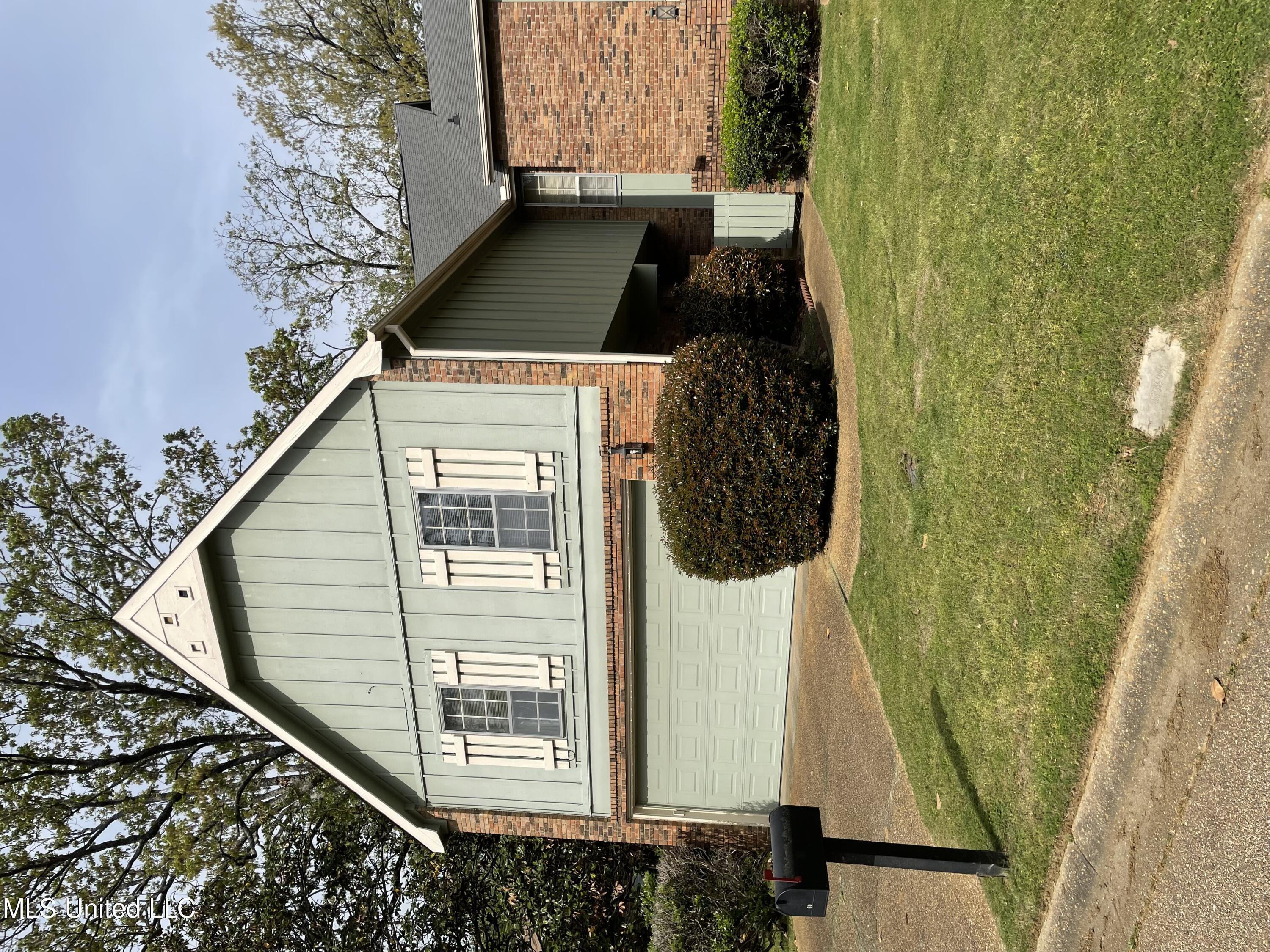 60 Sycamore Lane Brandon, MS 39042 - Photo 1 of 19 Front of Townhouse