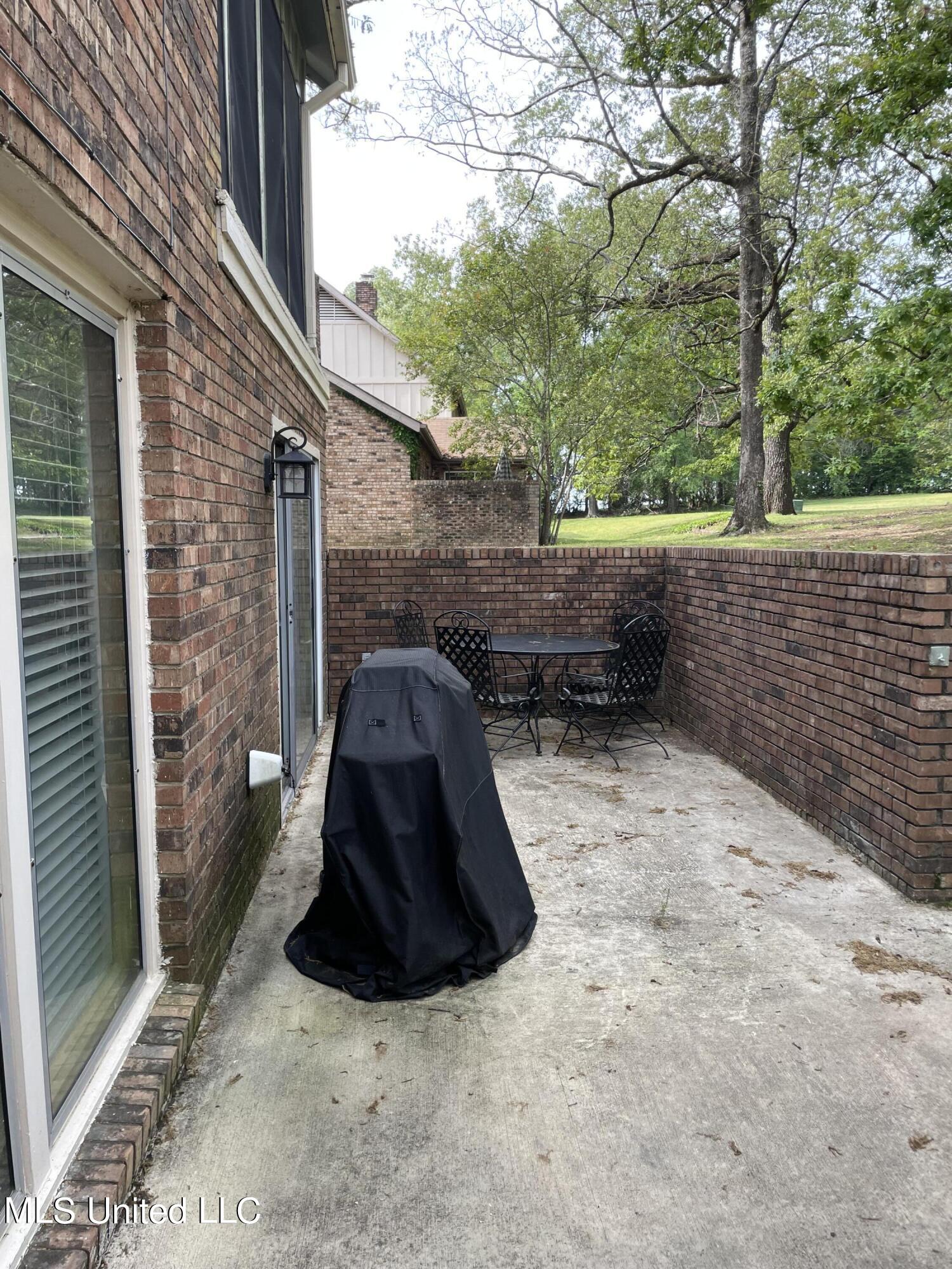 60 Sycamore Lane Brandon, MS 39042 - Photo 16 of 19 Back Patio