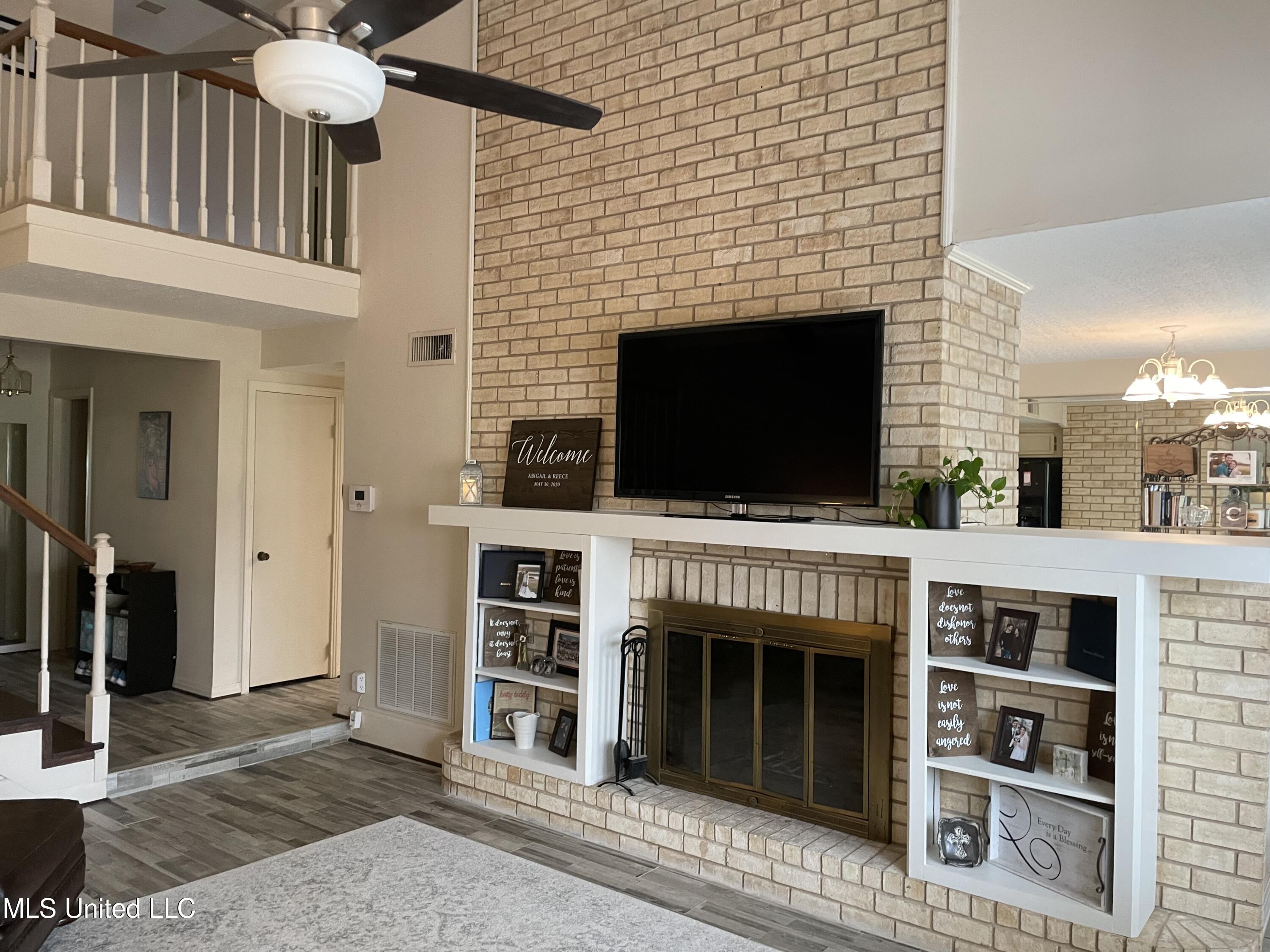 60 Sycamore Lane Brandon, MS 39042 - Photo 3 of 19 Fireplace