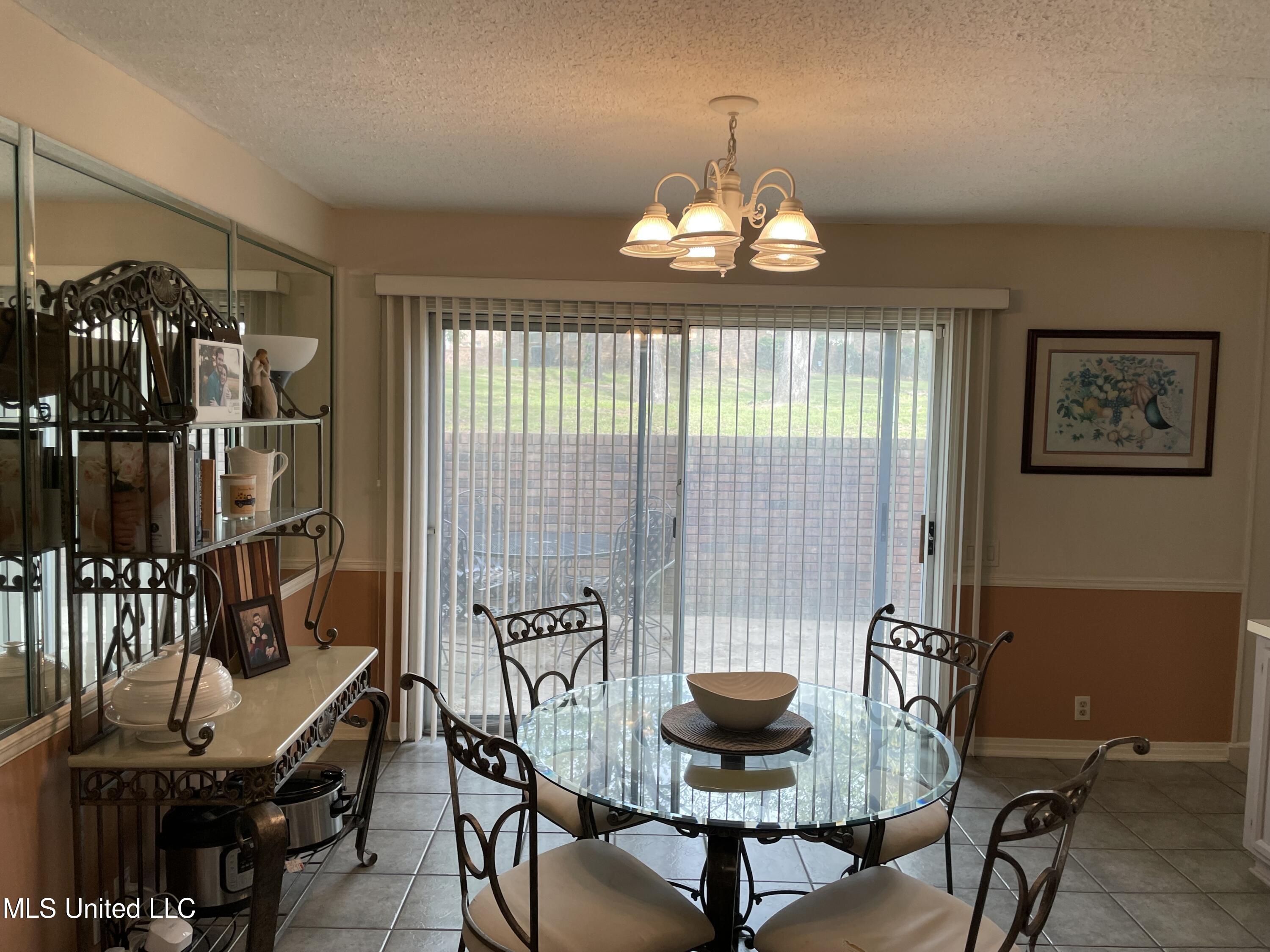 60 Sycamore Lane Brandon, MS 39042 - Photo 4 of 19 Breakfast