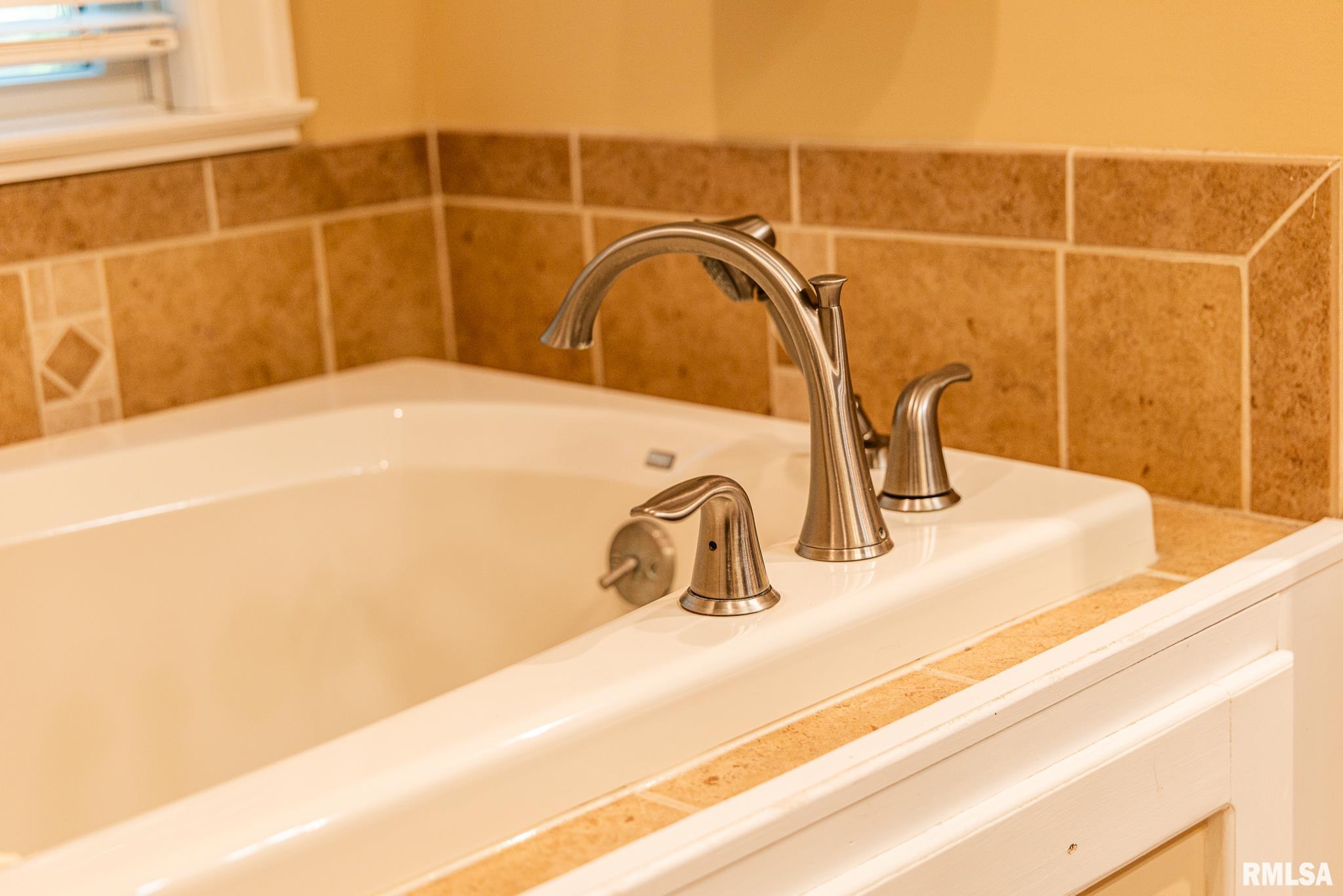 5724 North Prospect Road Peoria, IL 61614 - Photo 27 of 81 Gallery Image 27