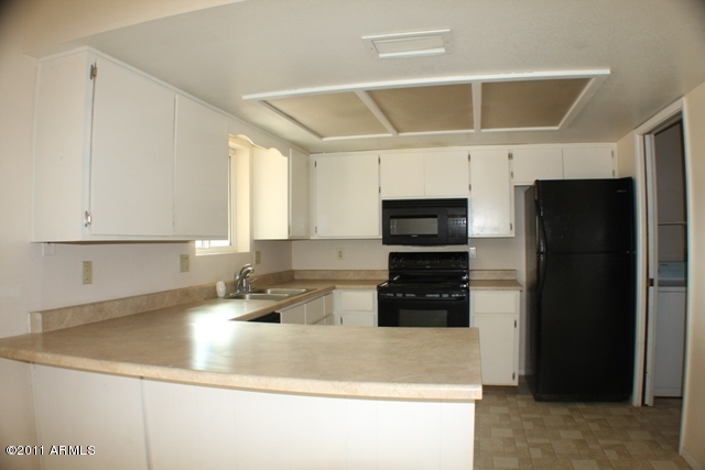 2193 South Arizona Road Apache Junction, AZ 85119 - Photo 4 of 20 Kitchen