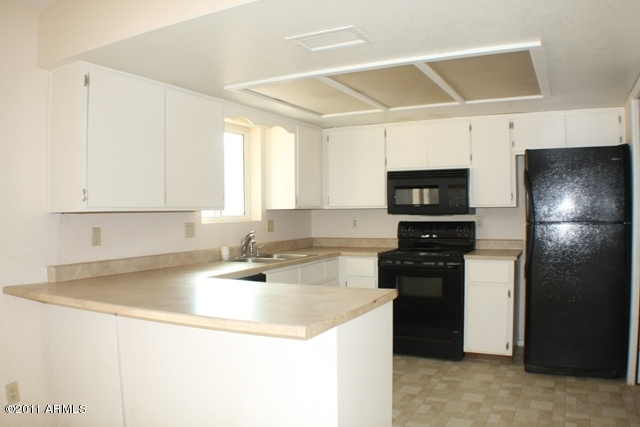 2193 South Arizona Road Apache Junction, AZ 85119 - Photo 5 of 20 Kitchen