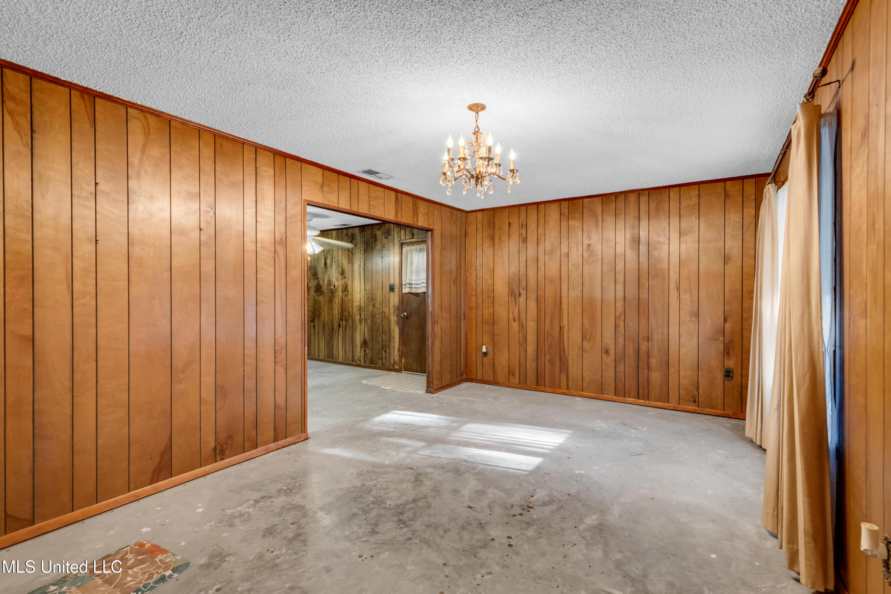 8313 Coda Road Moss Point, MS 39562 - Photo 7 of 32 8313CodaRd-7