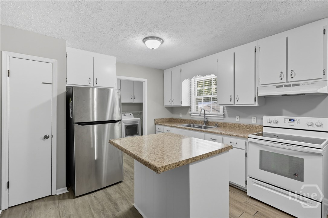 260 Oak Circle Hull, GA 30646 - Photo 7 of 49