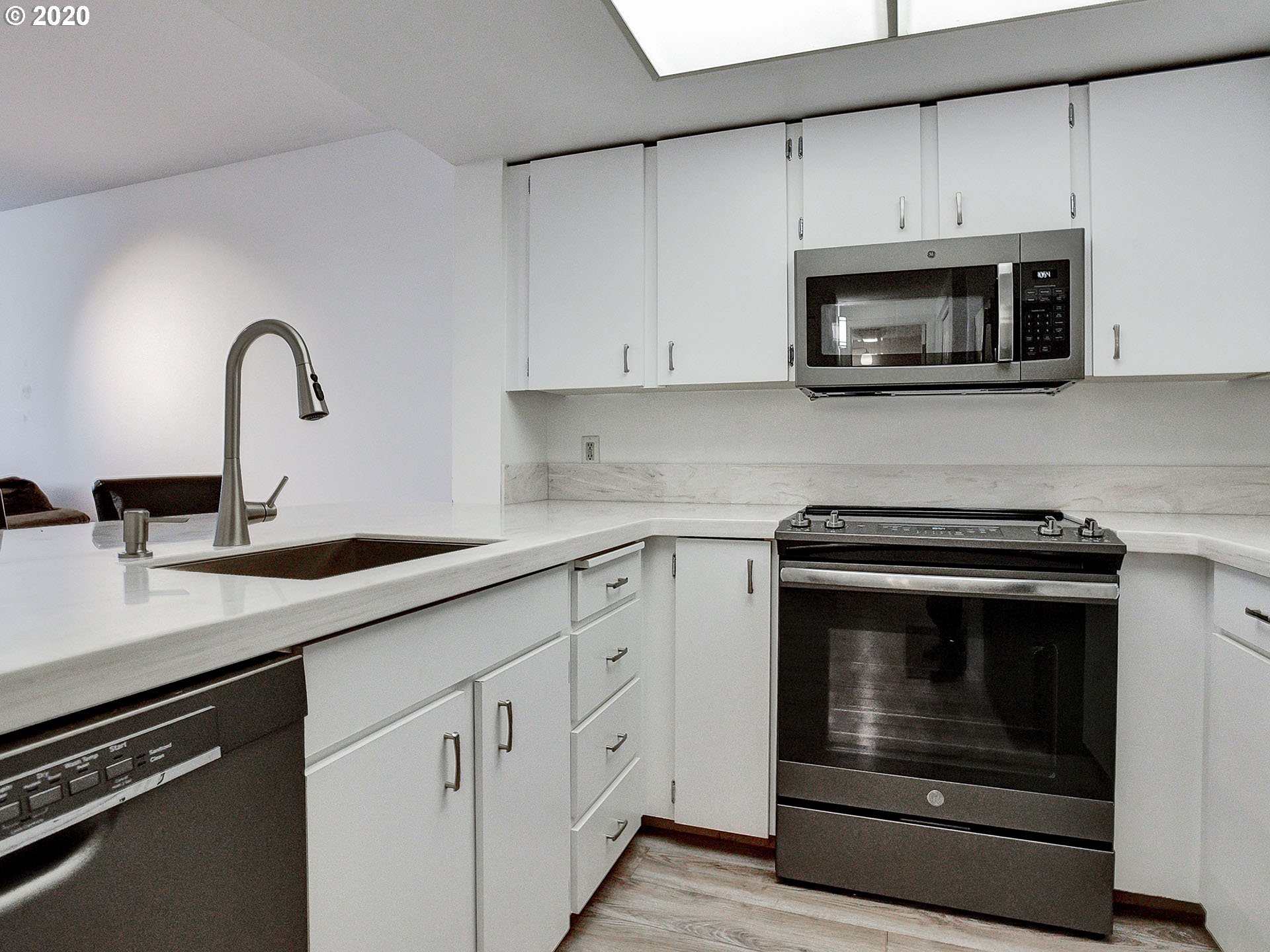 6625 West Burnside Road, Unit 241 Portland, OR 97225 - Photo 7 of 32 Gallery Image 7