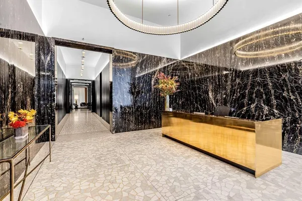 $2,050,000 | 16 West 40th Street, Unit 20B | Bryant Park