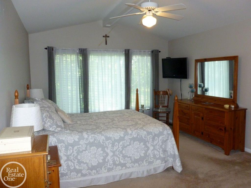 1901 Grayslake Drive Rochester Hills, MI 48306 - Photo 32 of 45