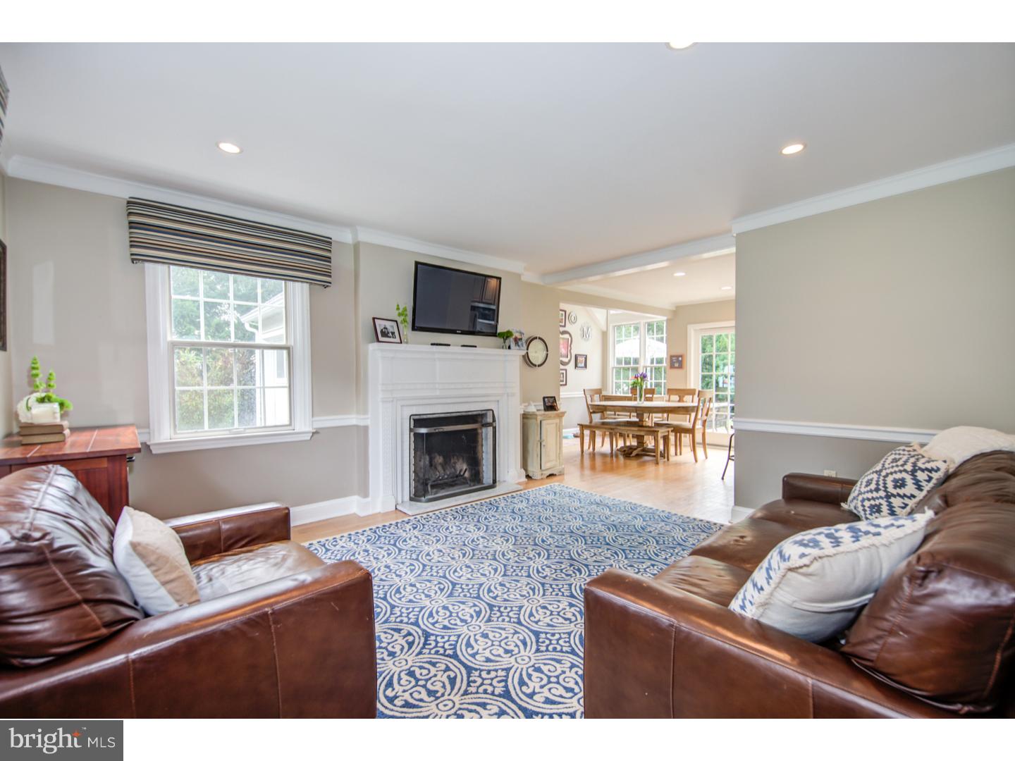 218 Hillcrest Road Wayne, PA 19087 - Photo 7 of 16 Living Room