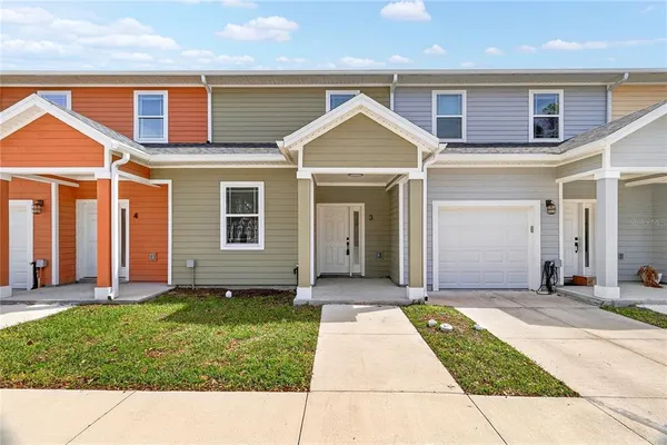 $2,195 | 1611 Northwest 29 Road, Unit 3, Gainesville, FL 32605