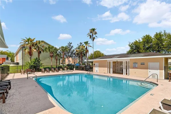 $2,195 | 1611 Northwest 29 Road, Unit 3, Gainesville, FL 32605