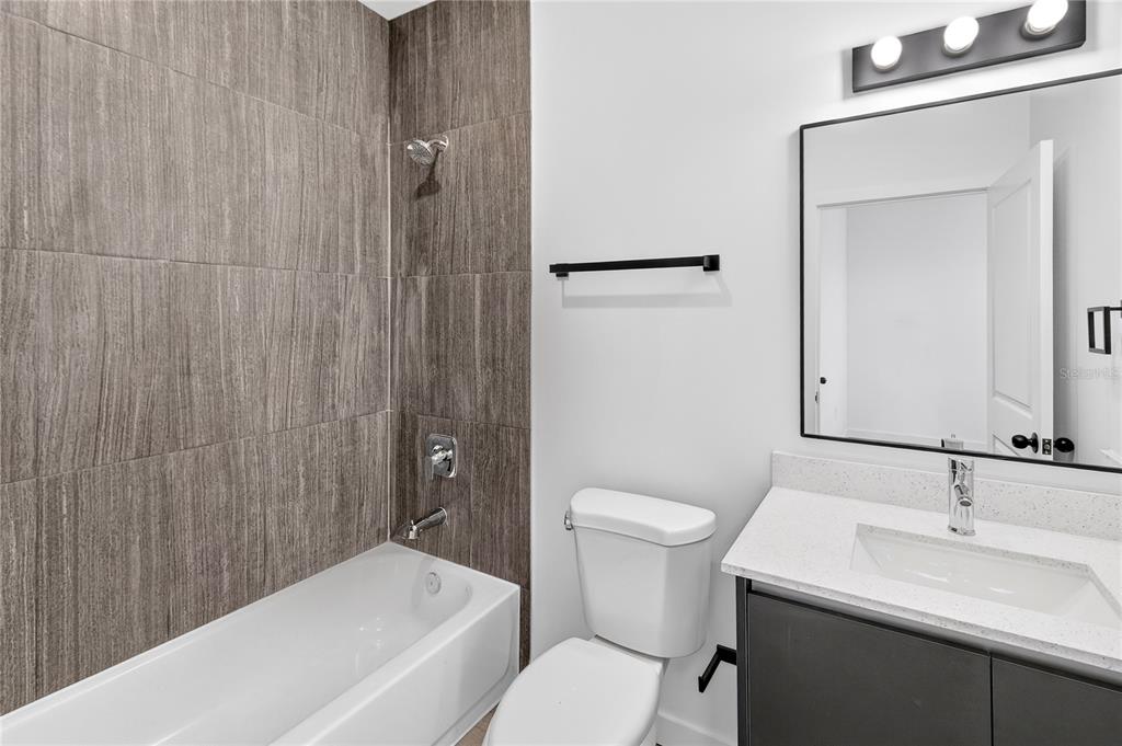 1611 Northwest 29 Road, Unit 3 Gainesville, FL 32605 - Photo 3 of 27