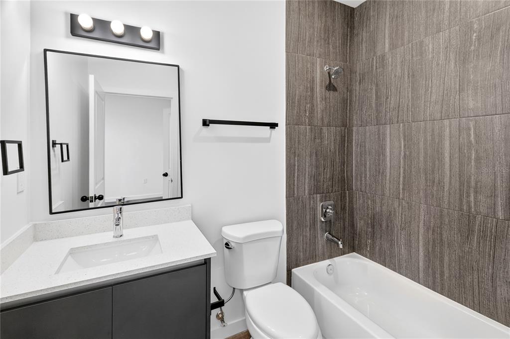 1611 Northwest 29 Road, Unit 3 Gainesville, FL 32605 - Photo 6 of 27