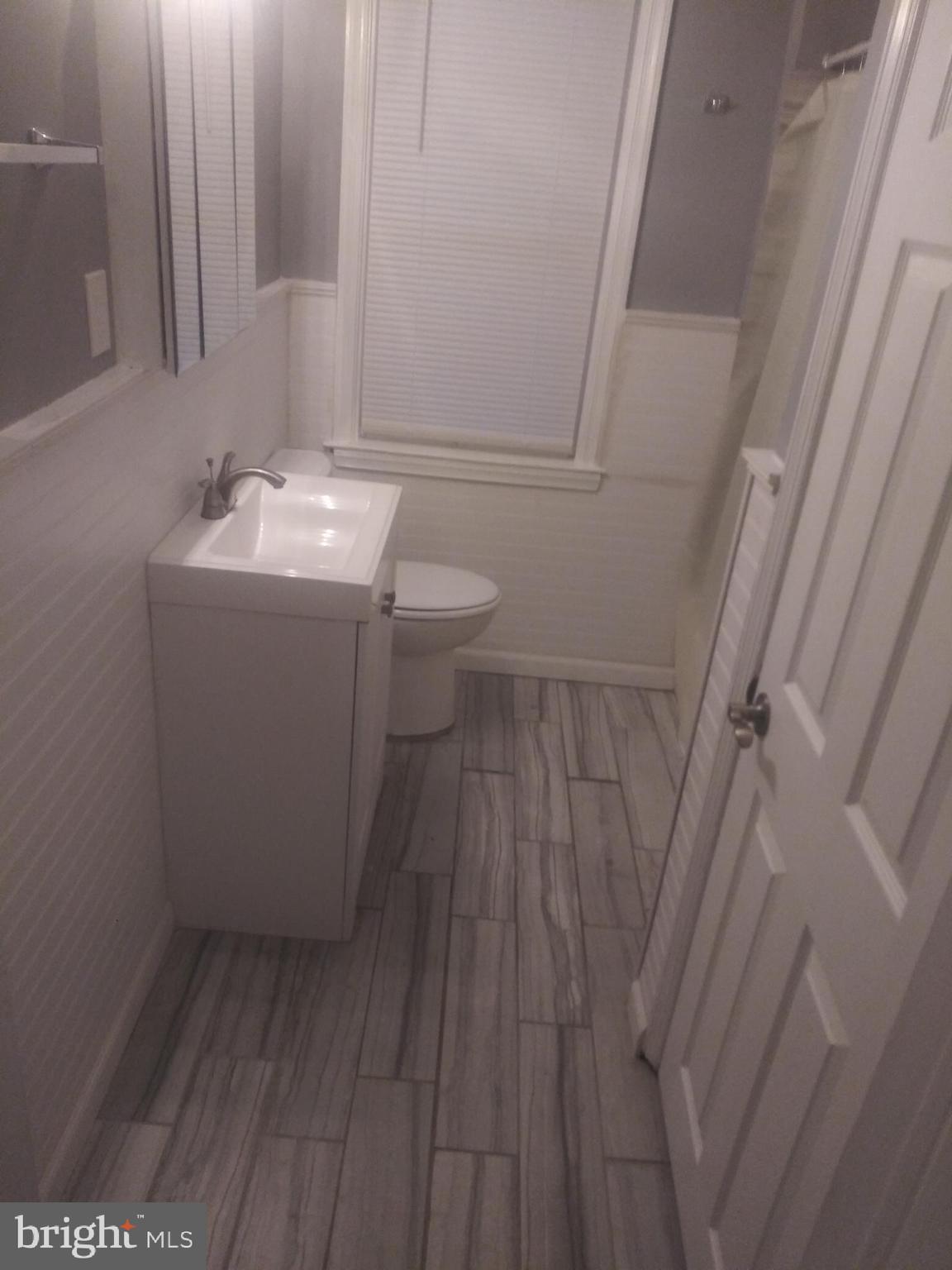 802 Stamford Road Baltimore, MD 21229 - Photo 8 of 8 Bathroom 1