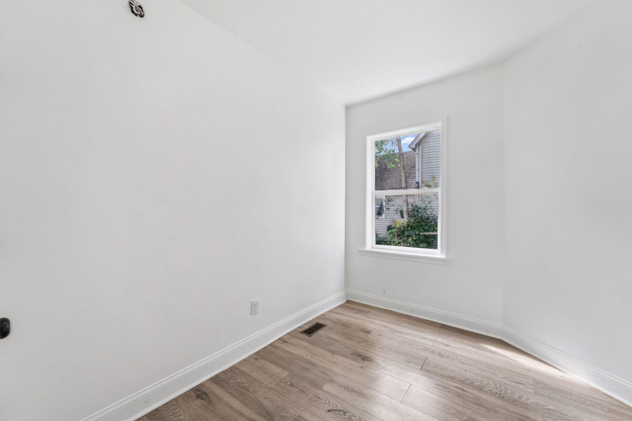 1268 Payne Avenue St. Paul, MN 55130 - Photo 9 of 29